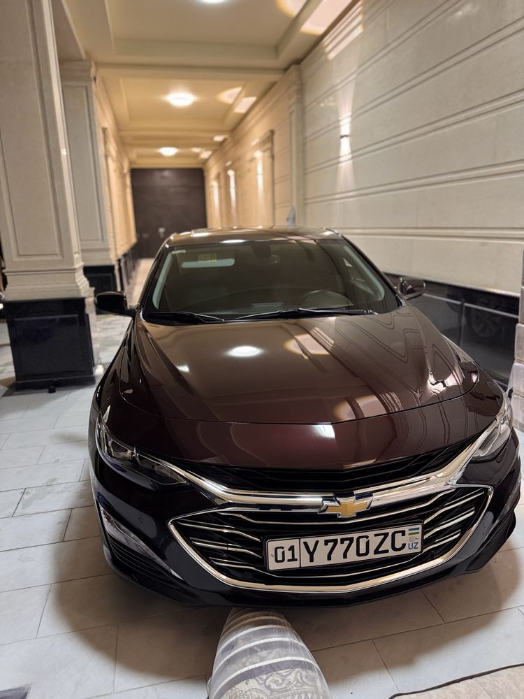 Malibu 2 premier sotiladi 2021 yil probeg 15500 km.