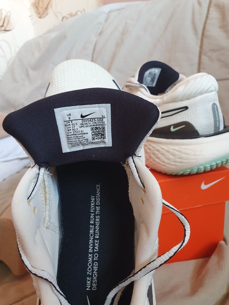 Adidas Nike ZoomX Invincibile Super comfortabili si usori
