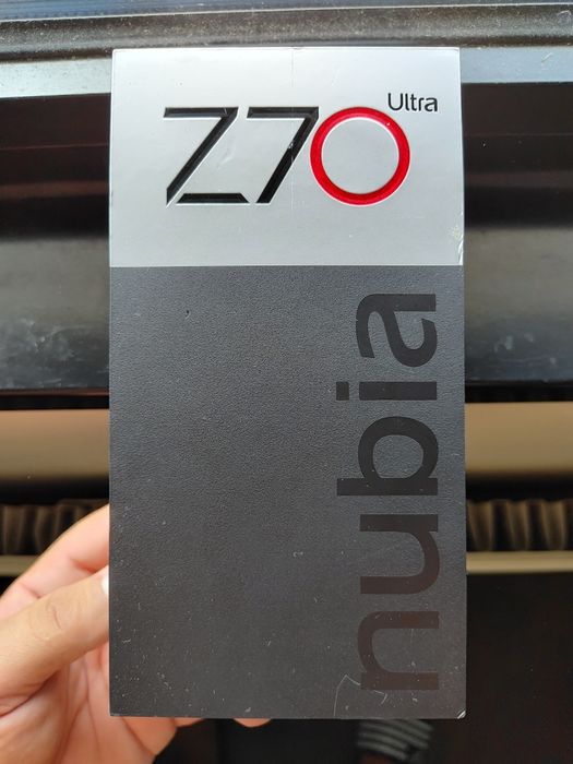 Vând ZTE Nubia Z70 Ultra Yellow 256 GB