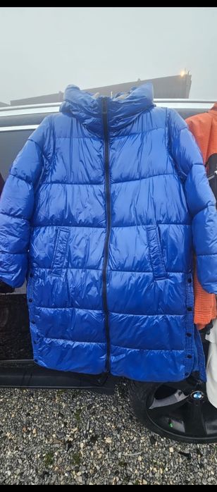 Vând geaca de iarna foarte frumoasă și calduroasa