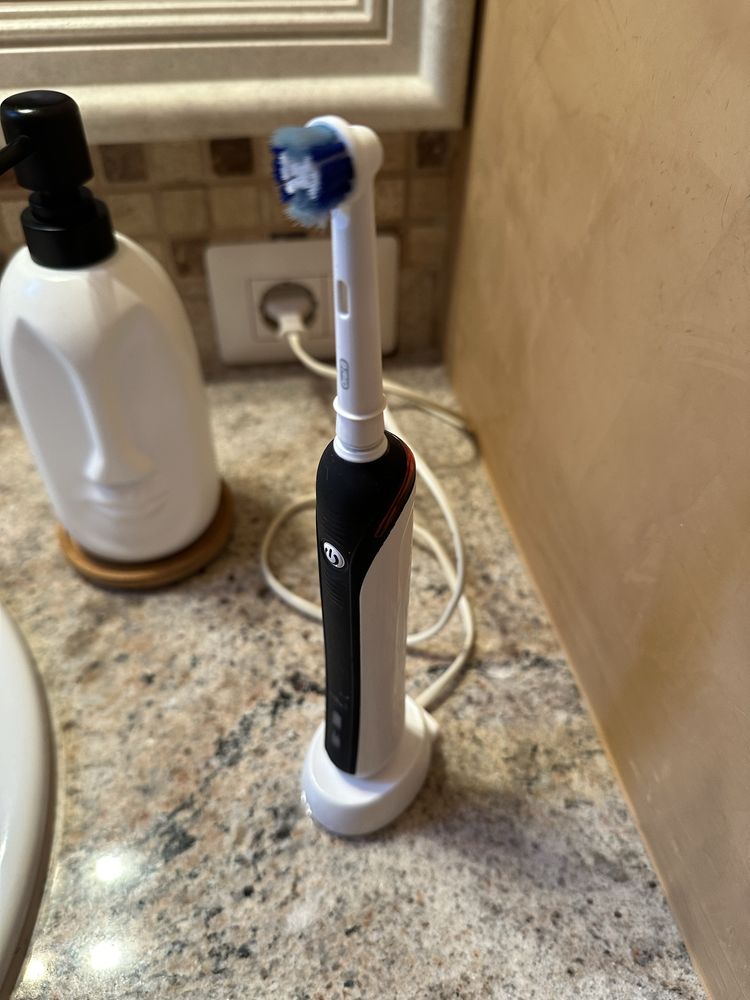 Periuta electrica Oral B Braun