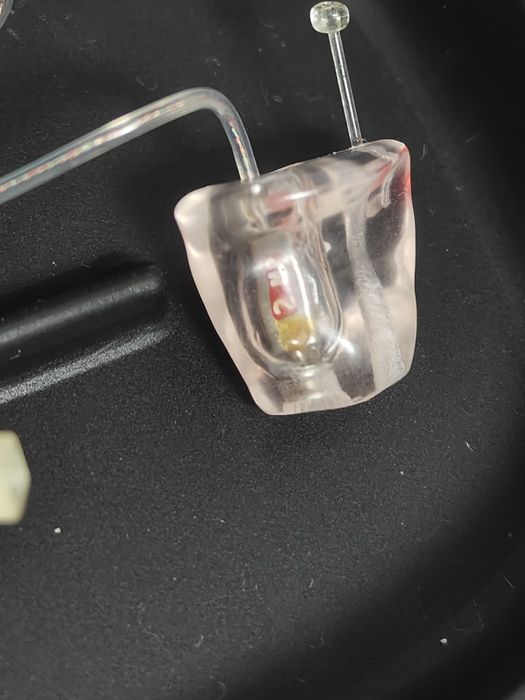 Oliva stânga dreapta aparat auditiv widex m2