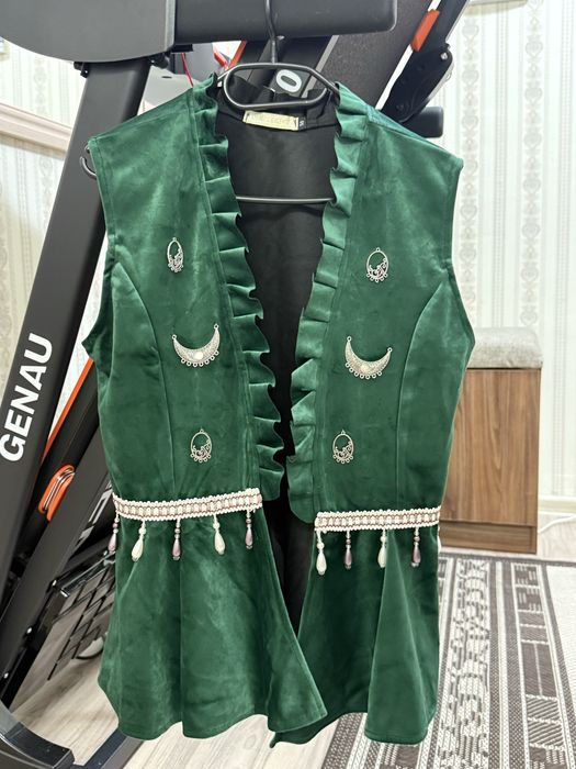 Продам казахские национальные жилеты