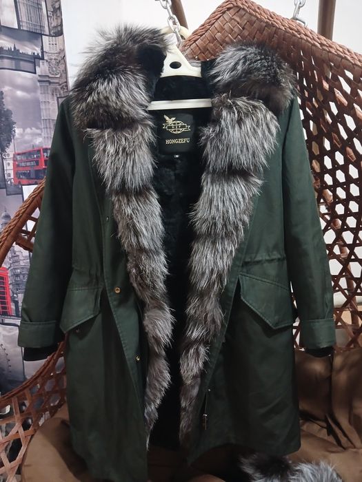 Продам парку зимнюю