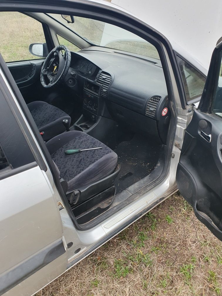 Opel zafira 2.0DTI