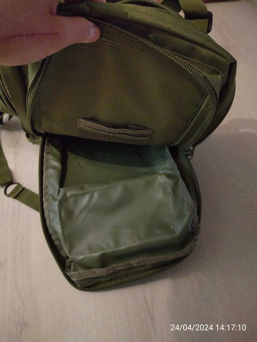 Vând rucsac drumeție 30L, verde