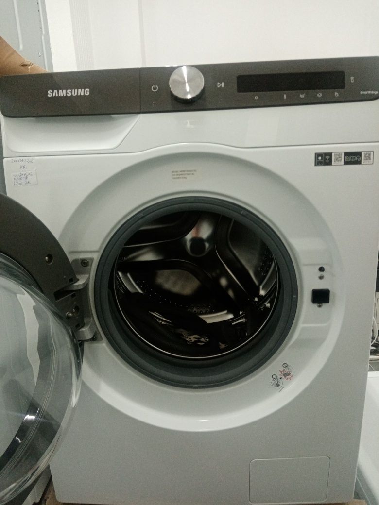 Mașina de spălat rufe Samsung autodose
