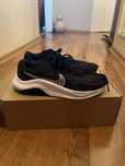 Nike legend essential