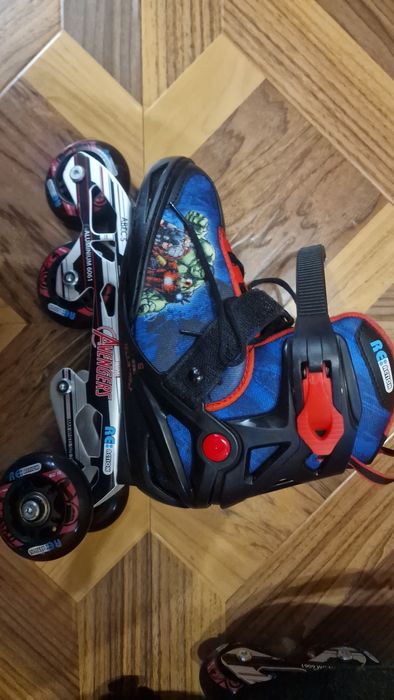 Продам ролики и шлем