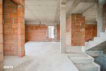 Casa individuala cu design modern si panorama superba asupra orasului