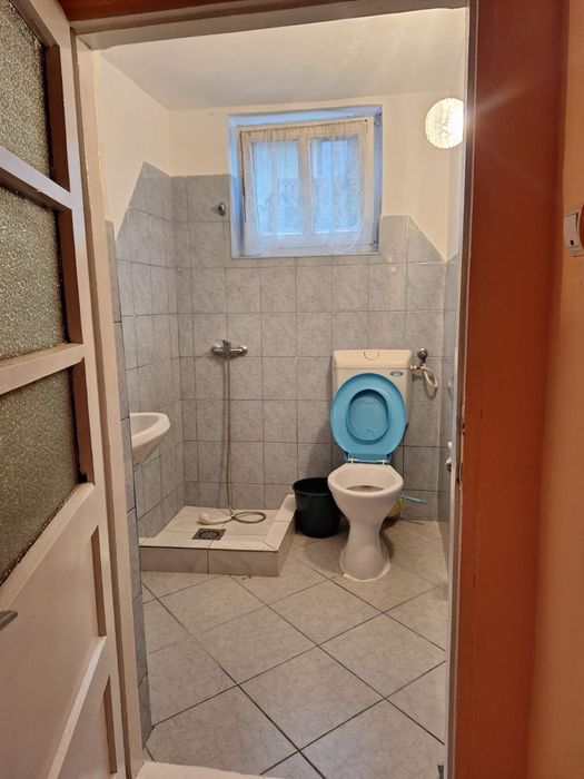 Vând casa la Baile Herculane