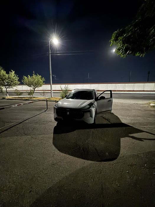 Bestune T55 Sotiladi