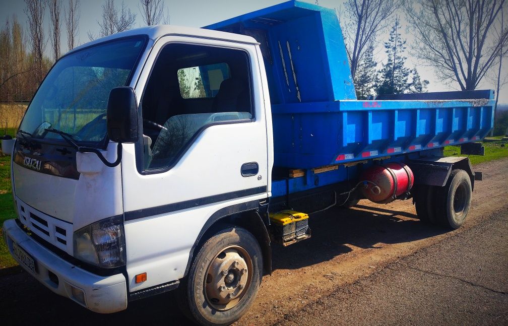 Вывоз мусор isuzu. Строительный мусора  vivoz musor