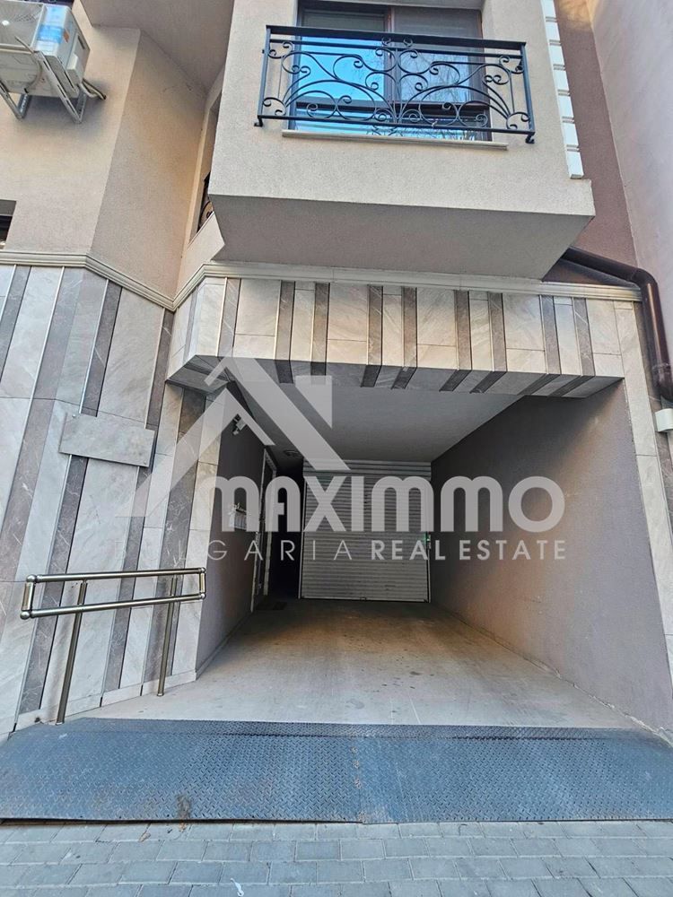 Дава се под наем Гараж / Паркомясто в Варна, Лятно кино Тракия - 14 кв.м за 80 € - Снимка #1
