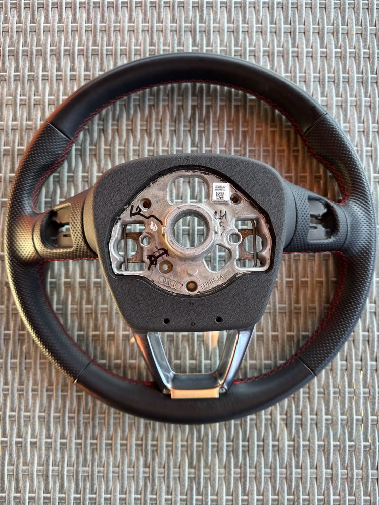 Volan Audi RS//S Line// Audi A3//Q3//Q5//2016-2022//Cusatura ROSIE