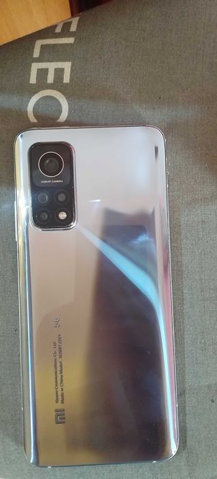 Продавам много запазен Xiaomi mi 10t Pro- 5G