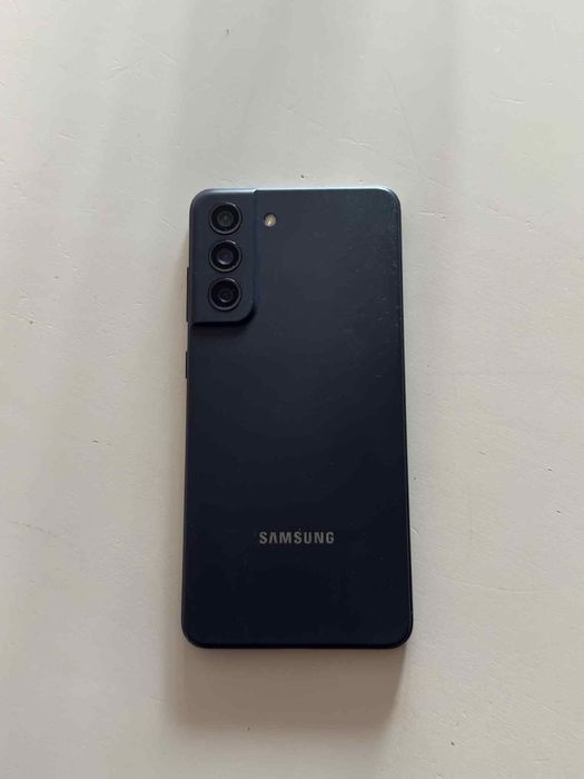 Samsung S21 fe 128 гб отличен