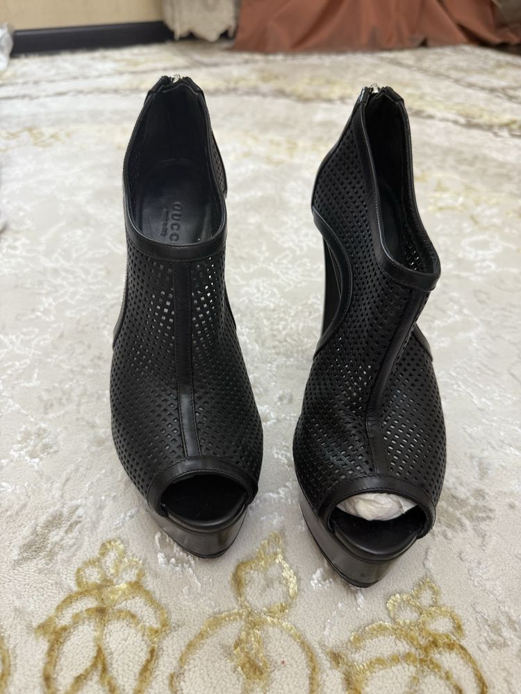 Оригинальные каблуки от Guccci