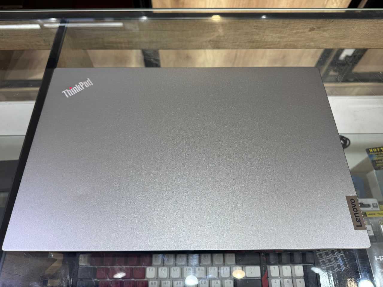 Lenovo ThinkPad E15 intel Core i5-1235U озу8гб 256ssd