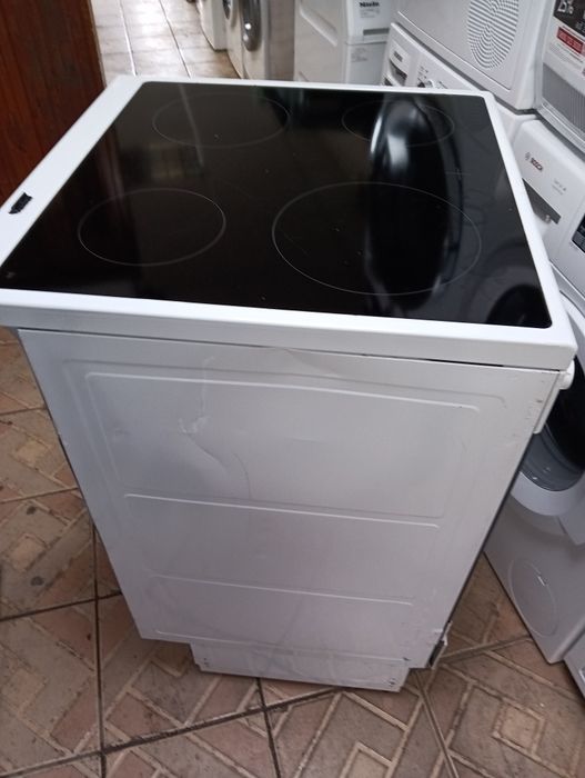 Свободно стояща печка с керамичен плот Voss Electrolux 2 год.Гаранция!