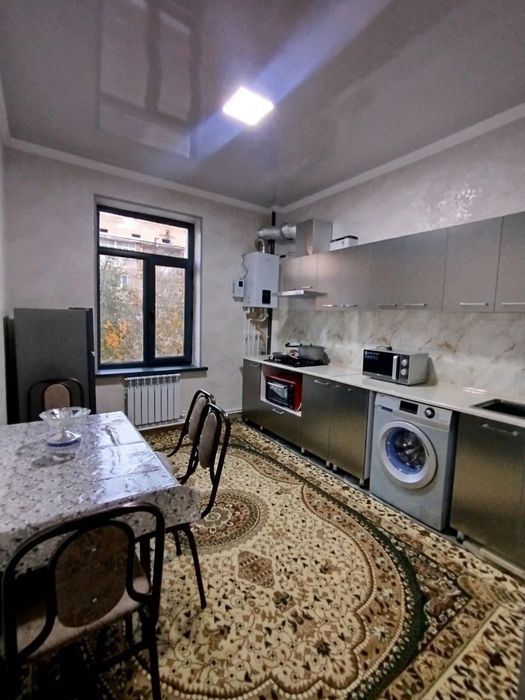 2х комнатная с мебелью и техникой в 10 микрорайоне (новостройка)