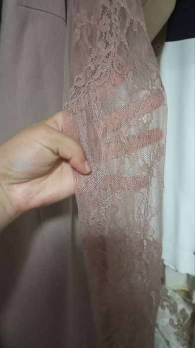 Oqshom libosi  klassik to'ylarga  bazmlarga kiysa boladi