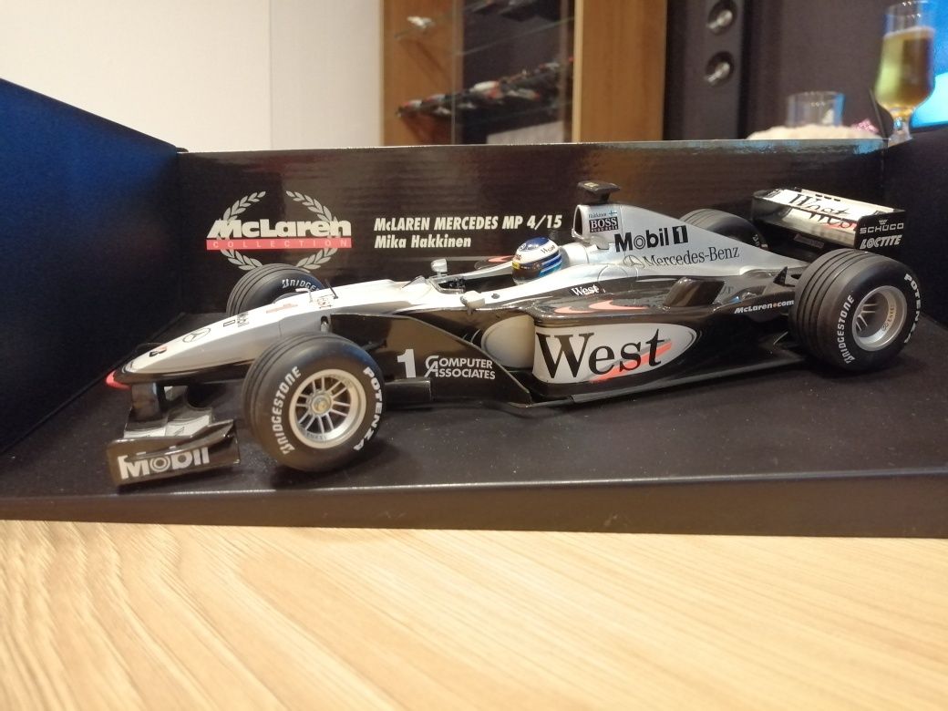 Macheta formula 1 Mika Hakkinen, Mclaren Mercedes mp4 15, minichamps