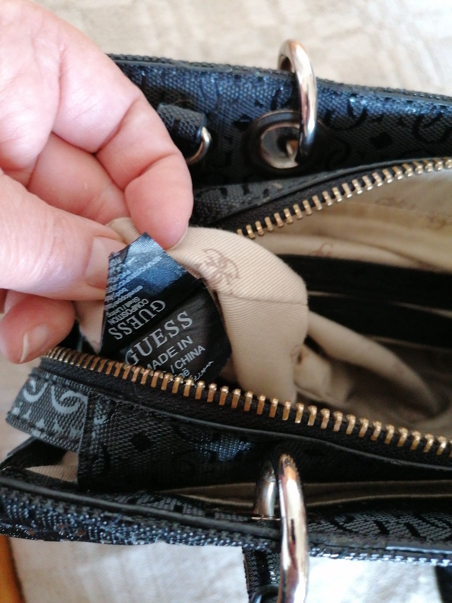 Оригинални чанта Guess