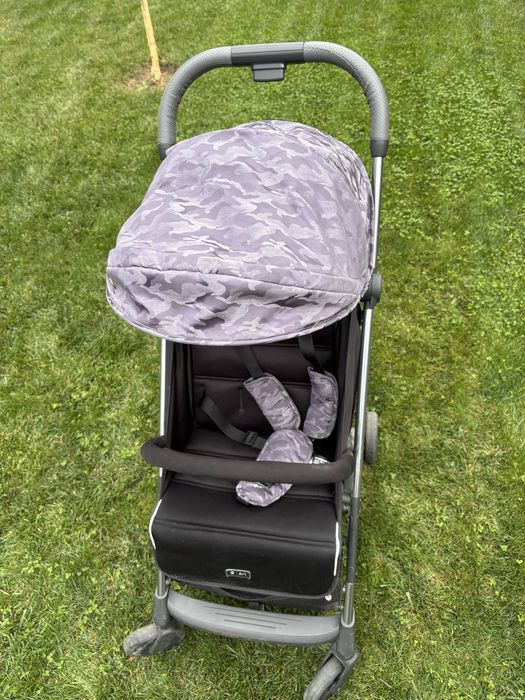 Vand carucior sport, stare buna