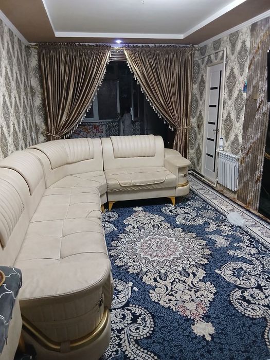 Zal uchun ugolok sotiladi