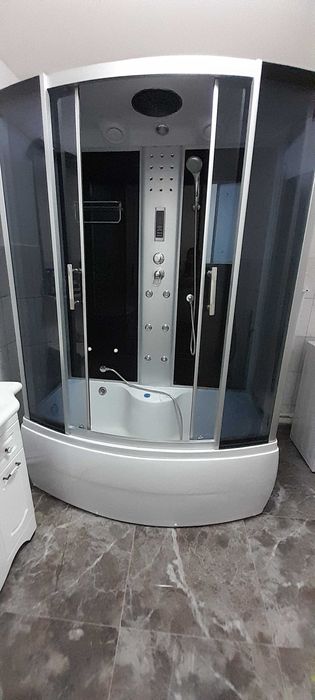 Душевая кабина для ванной