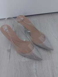 Vând sandale Zara