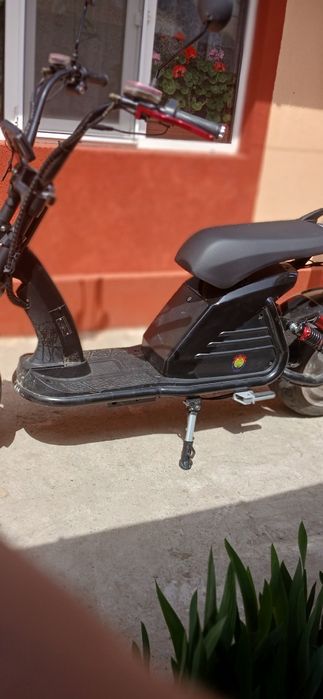 Vând moped electric