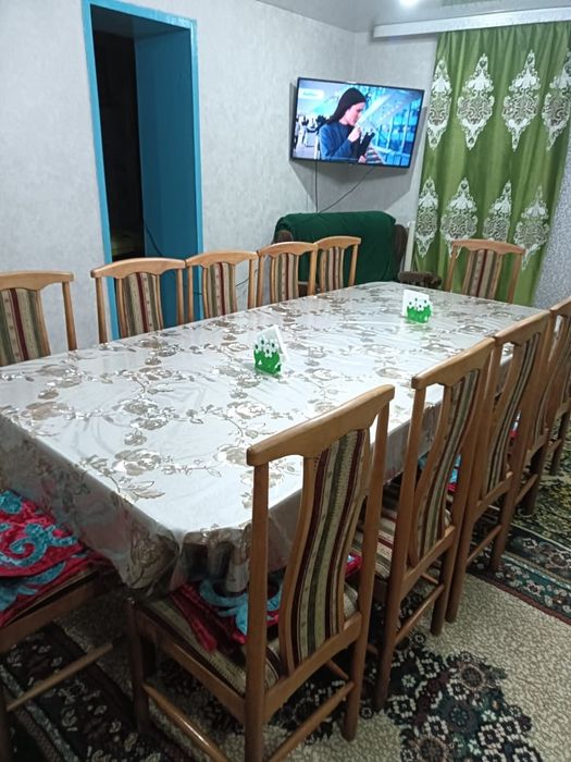 Продается стол со стульями