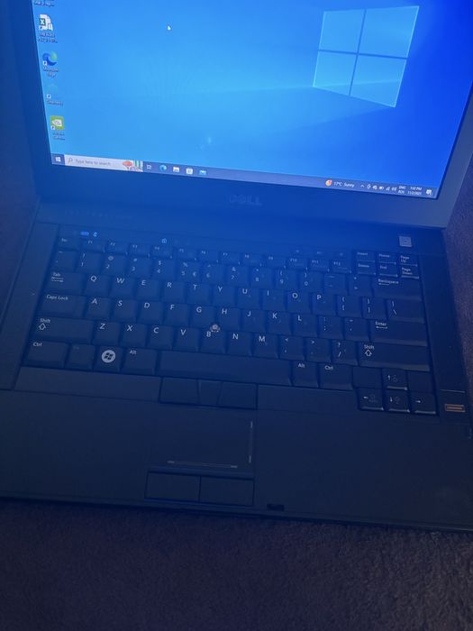 Vând laptop Dell în stare destul de buna!