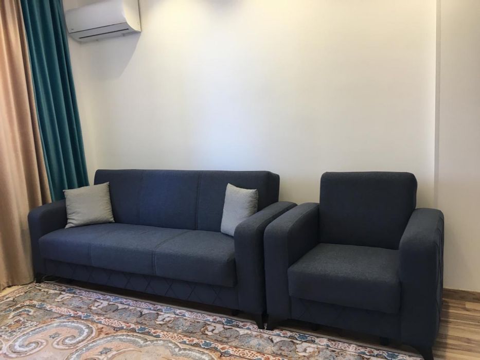 Продам диван с креслом