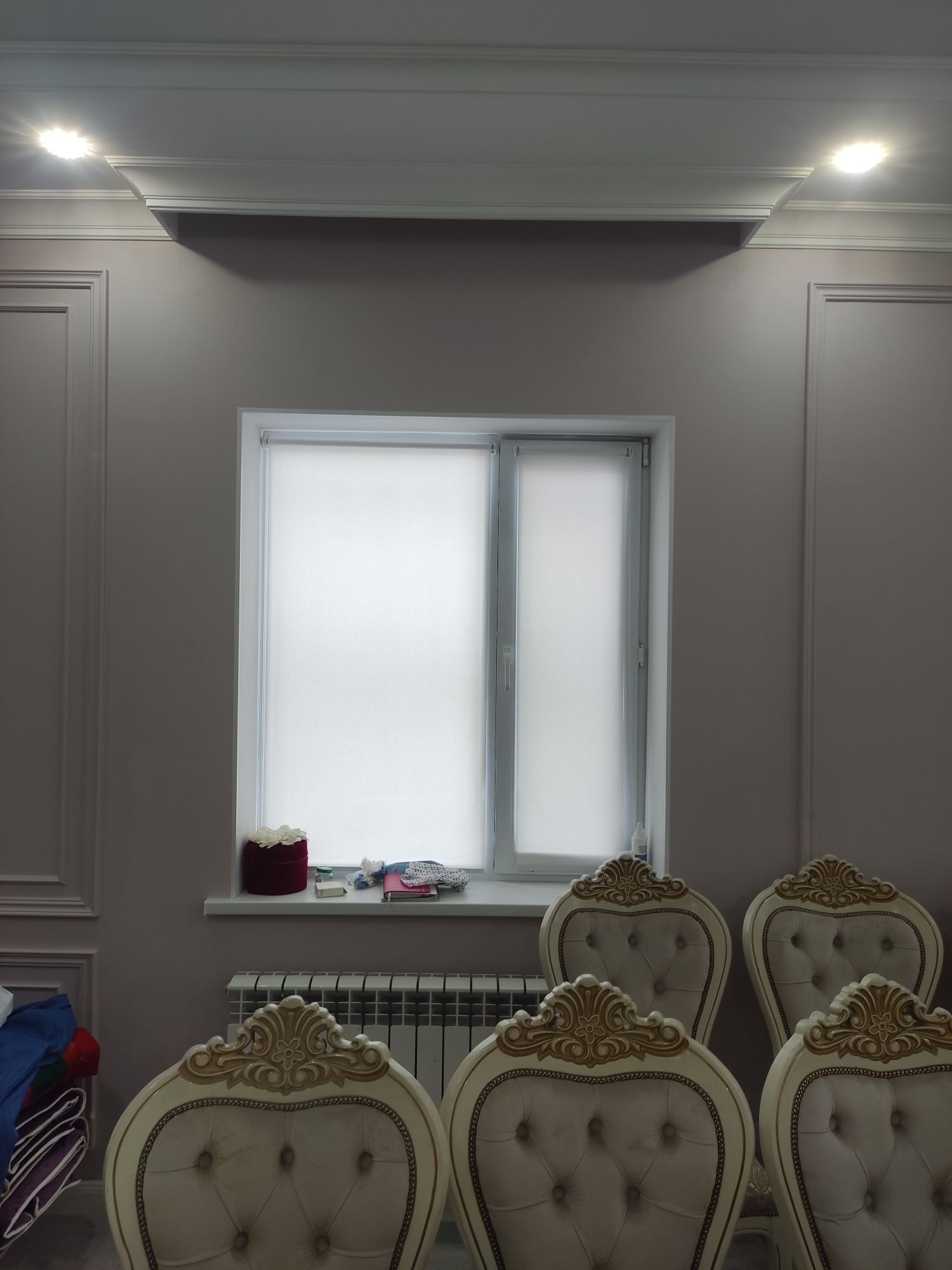 Продается очень красивый стол со стулями