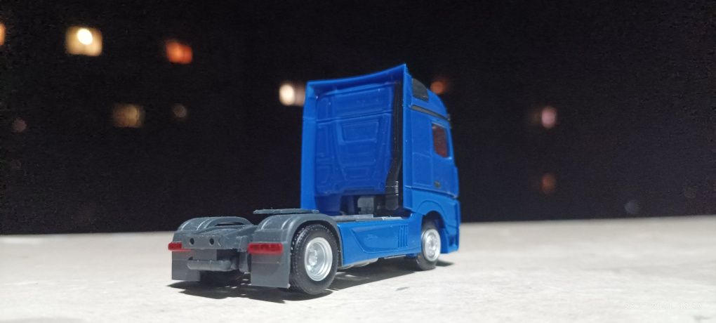 Herpa Mercedes-Benz Actros