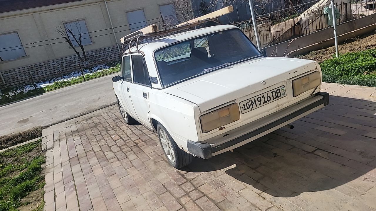 juguli vaz2105  lada 1999yil 07 mator  abmenam  bor matizga