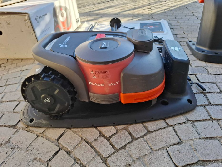 Безкабелна косачка-робот