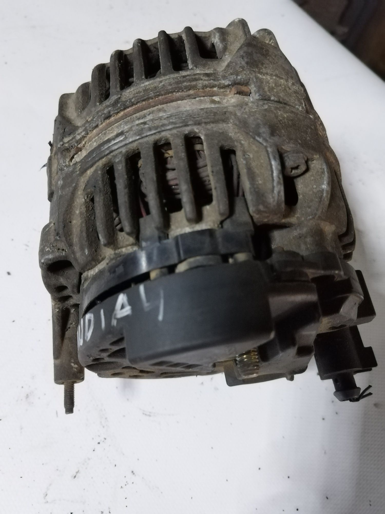 Alternator Audi A4 b6 1.9 tdi 131 cp awx, avf