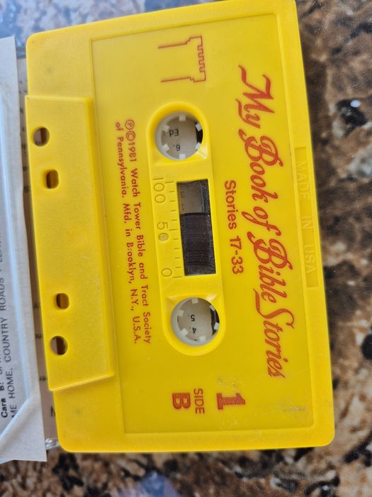 Vând 9 casete audio 60-90 minute cu muzica mixta