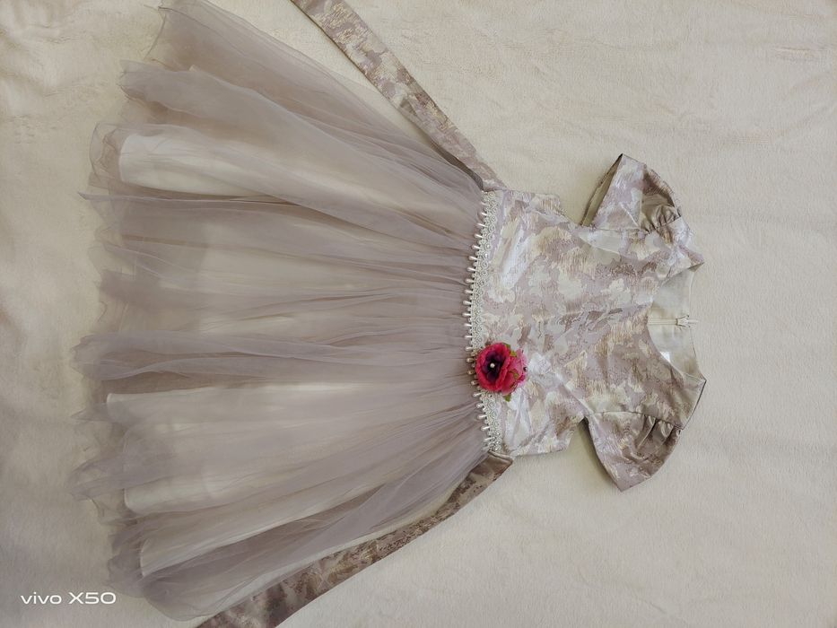 Продам платье нарядное