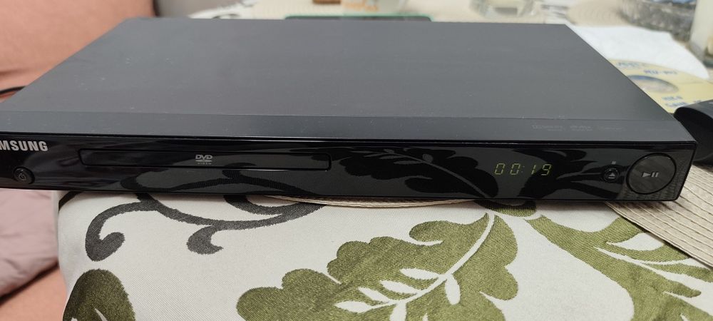 Dvd player Samsung DVD-P191 slim