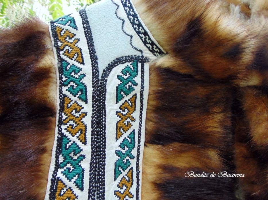 Bundita barbateasca traditionala cu blana de dihor