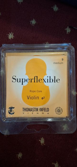 Продаётся-Томастик струны для скрипки