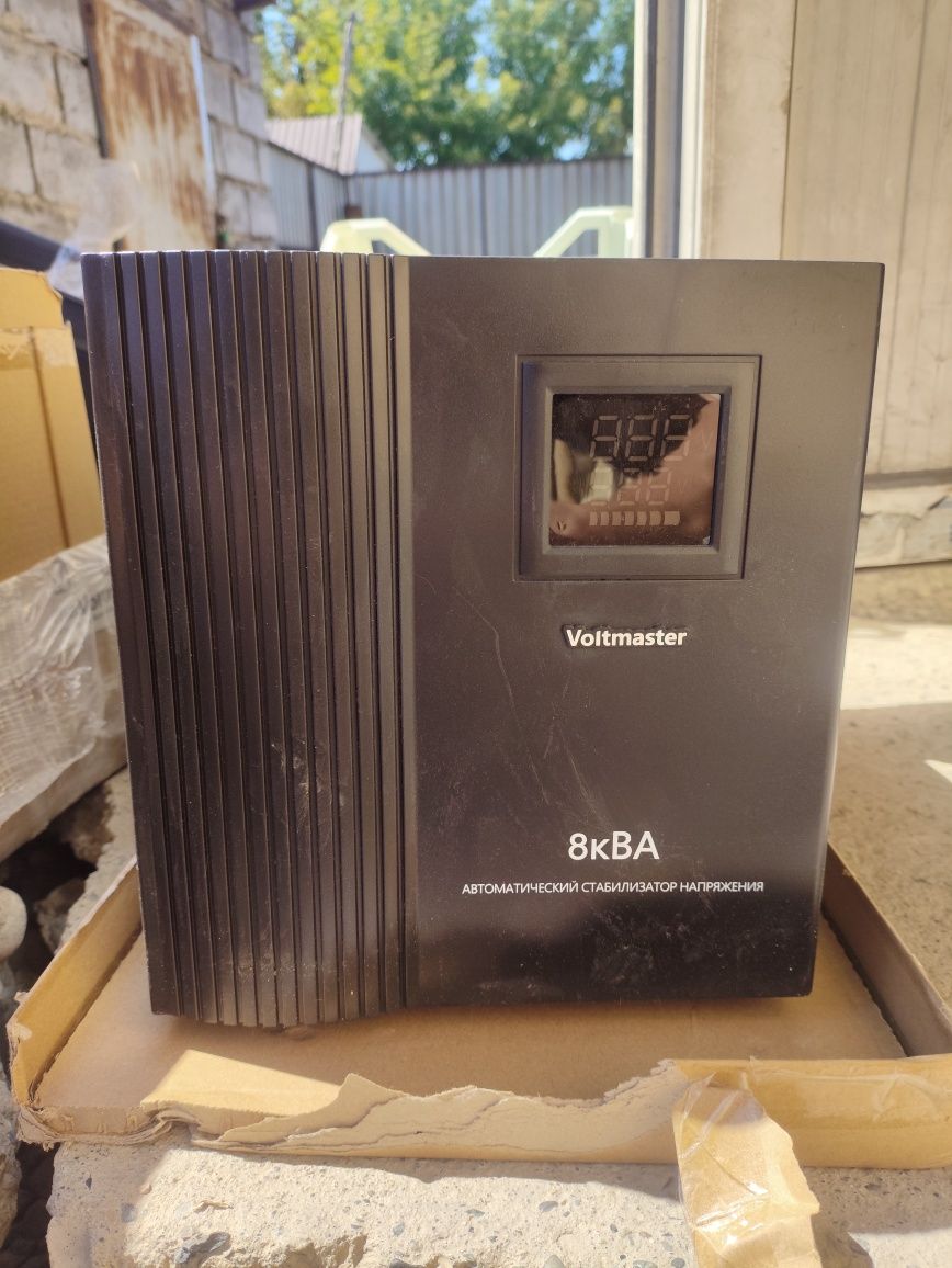 Стабилизатор напряжения Voltmaster СНР-8000