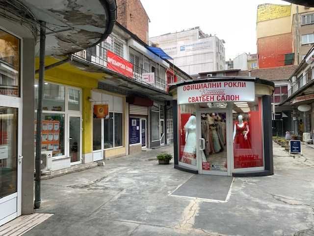 Дава се под наем Магазин в София, Център - 22 кв.м за 305.49 € - Снимка #3