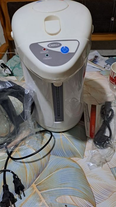 Продаются термопот,  чайник и ночник