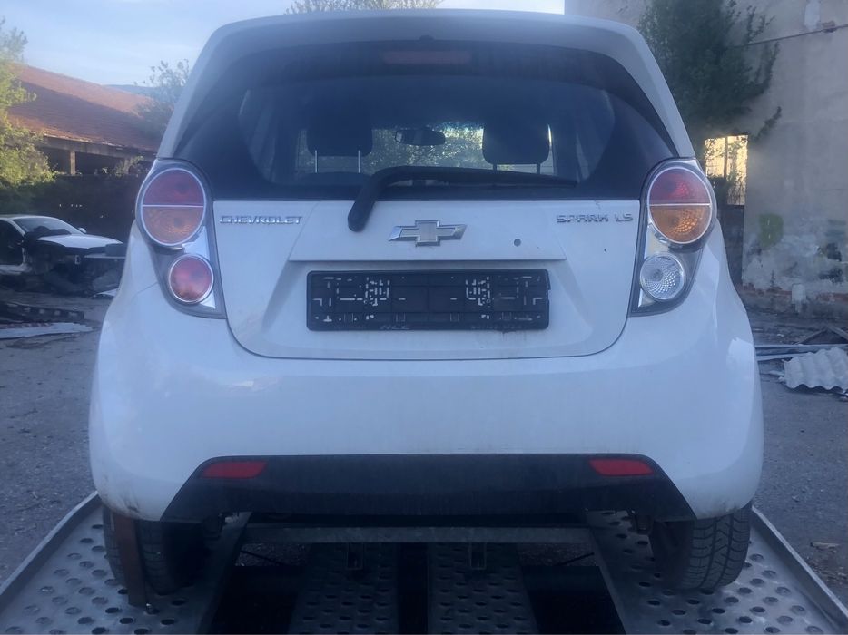 Chevrolet spark 1.0 i на части